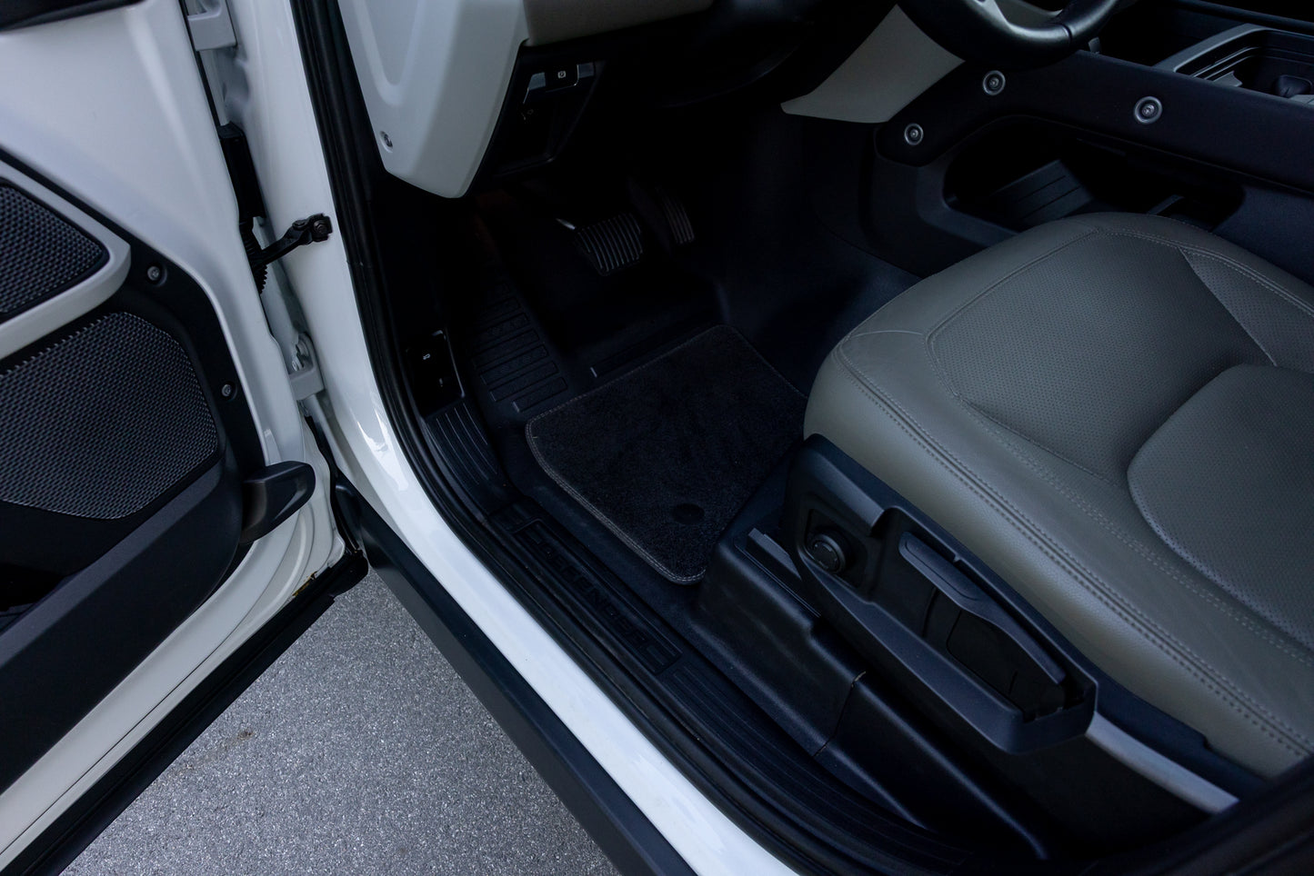 2023 Land Rover Defender P300