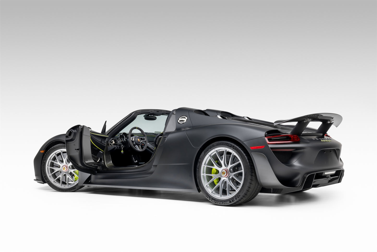 2015 Porsche 918 Spyder