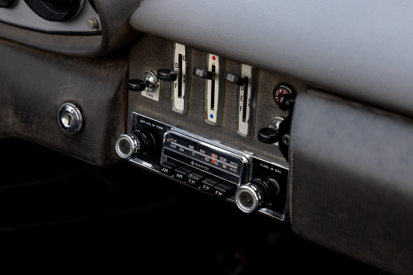 1974 Ferrari Dino 246 GTS Chairs & Flares