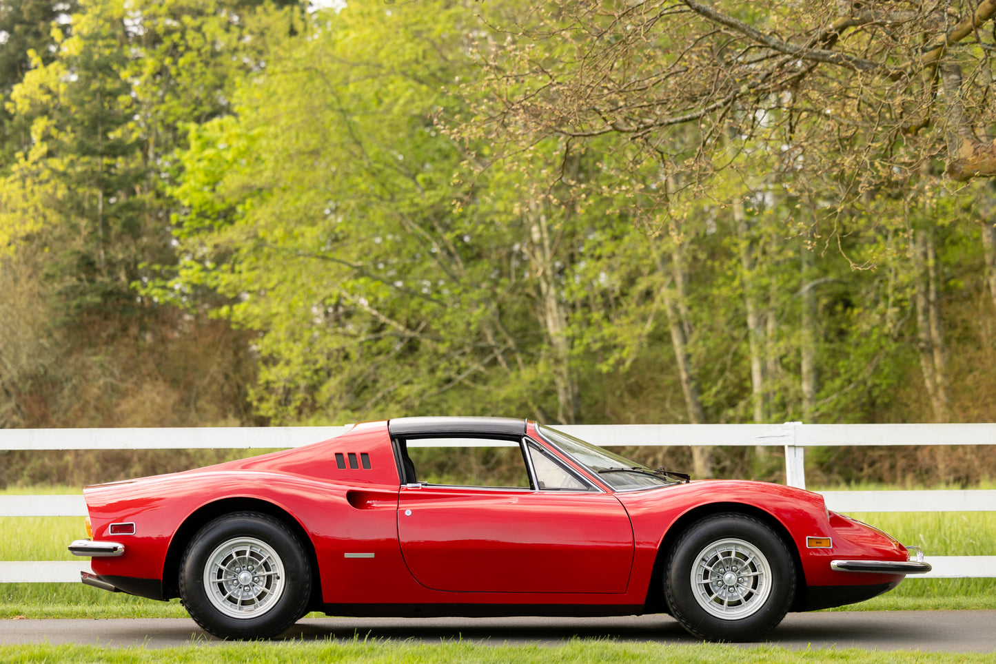 1974 Ferrari Dino 246 GTS Chairs & Flares