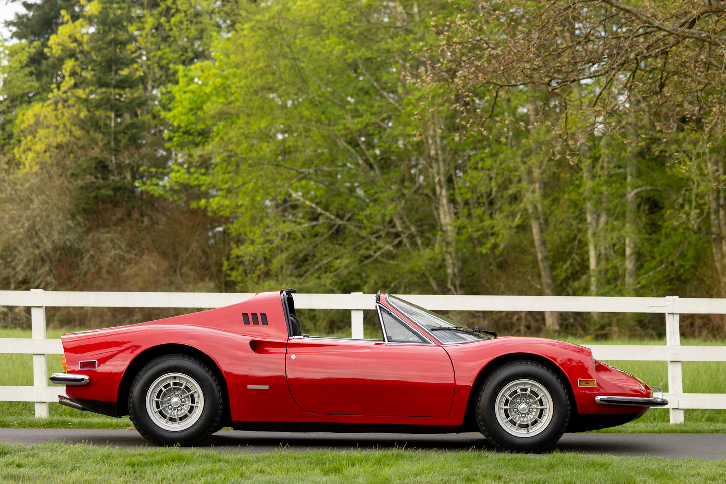 1974 Ferrari Dino 246 GTS Chairs & Flares