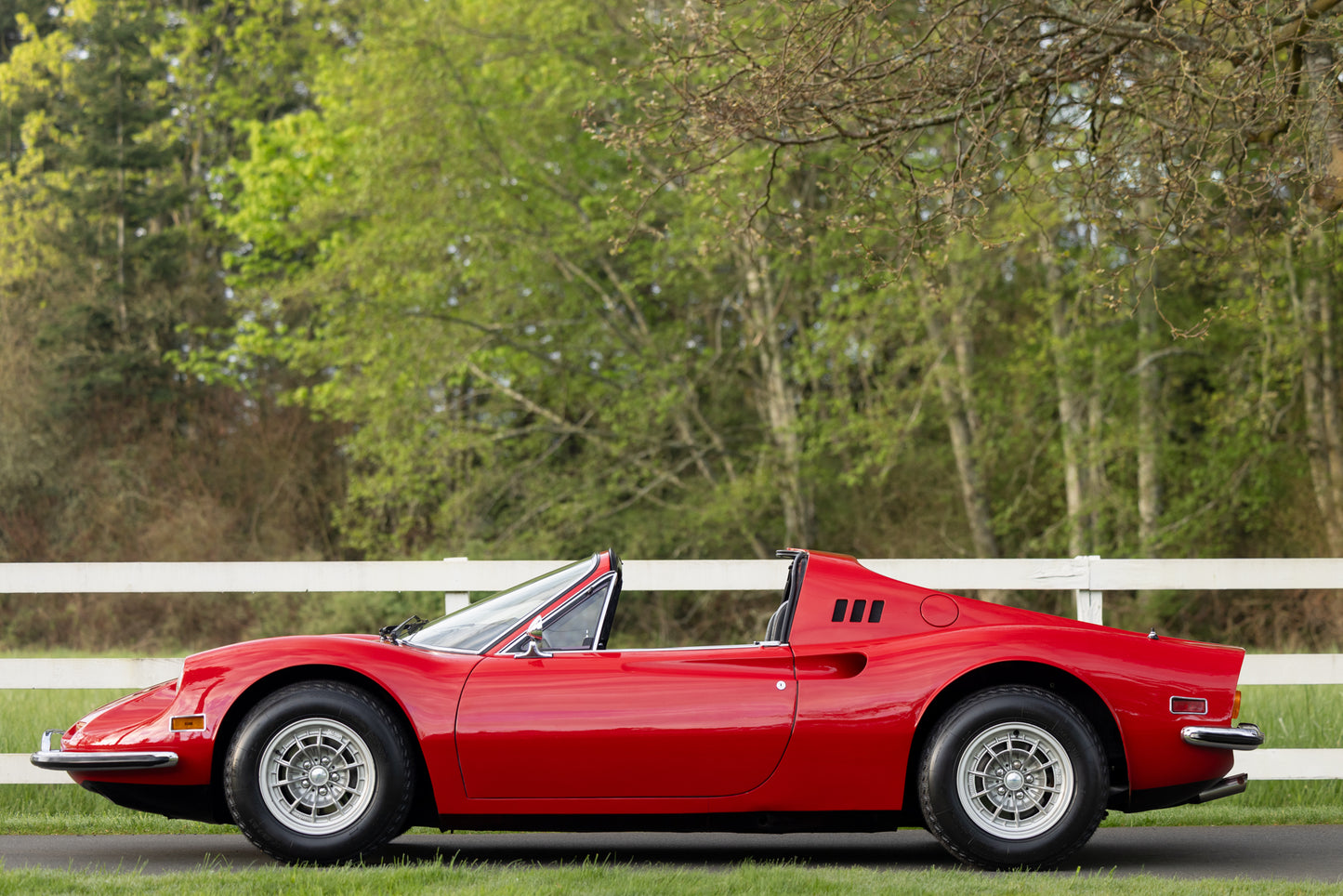 1974 Ferrari Dino 246 GTS Chairs & Flares