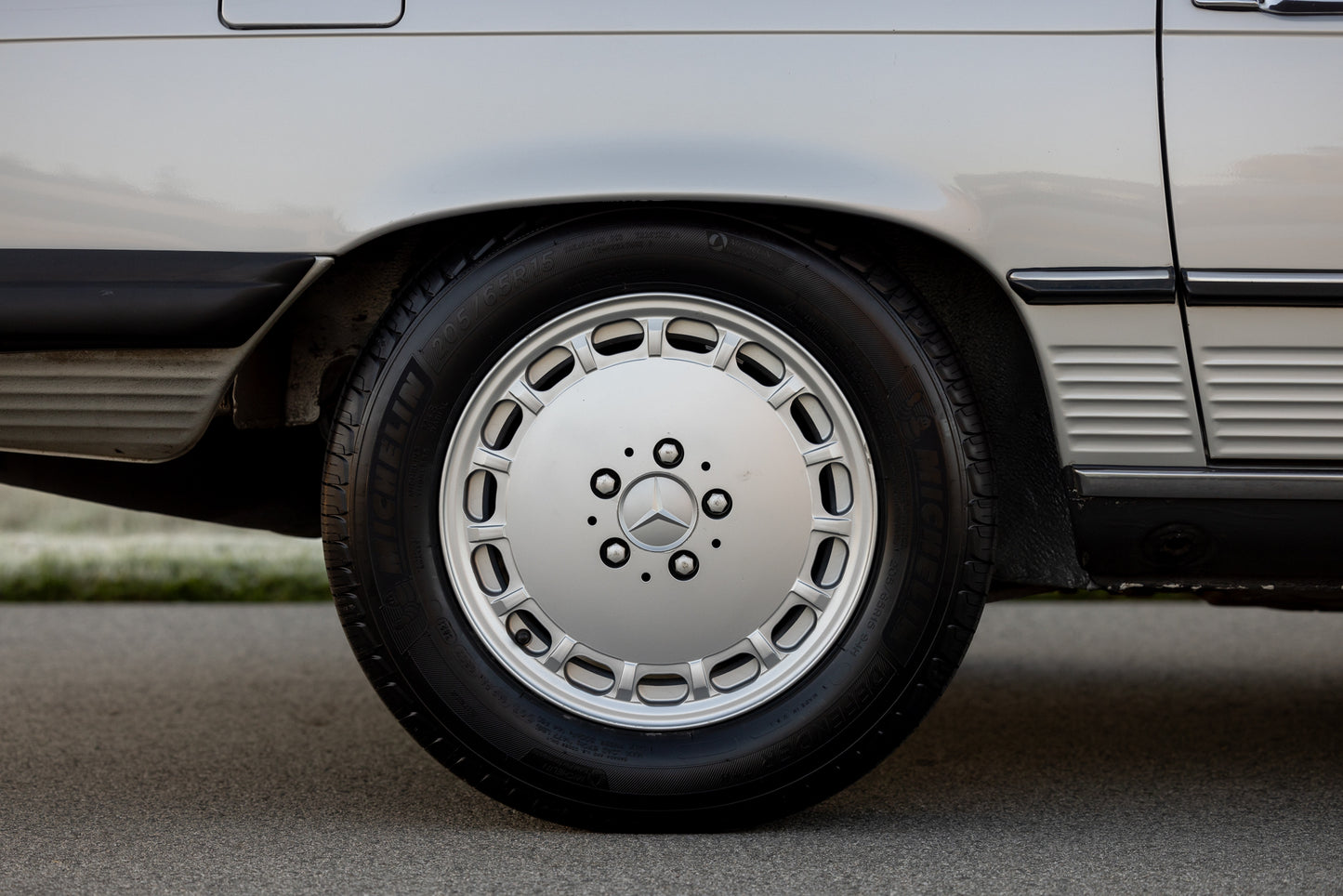 1988 Mercedes-Benz 560 SL