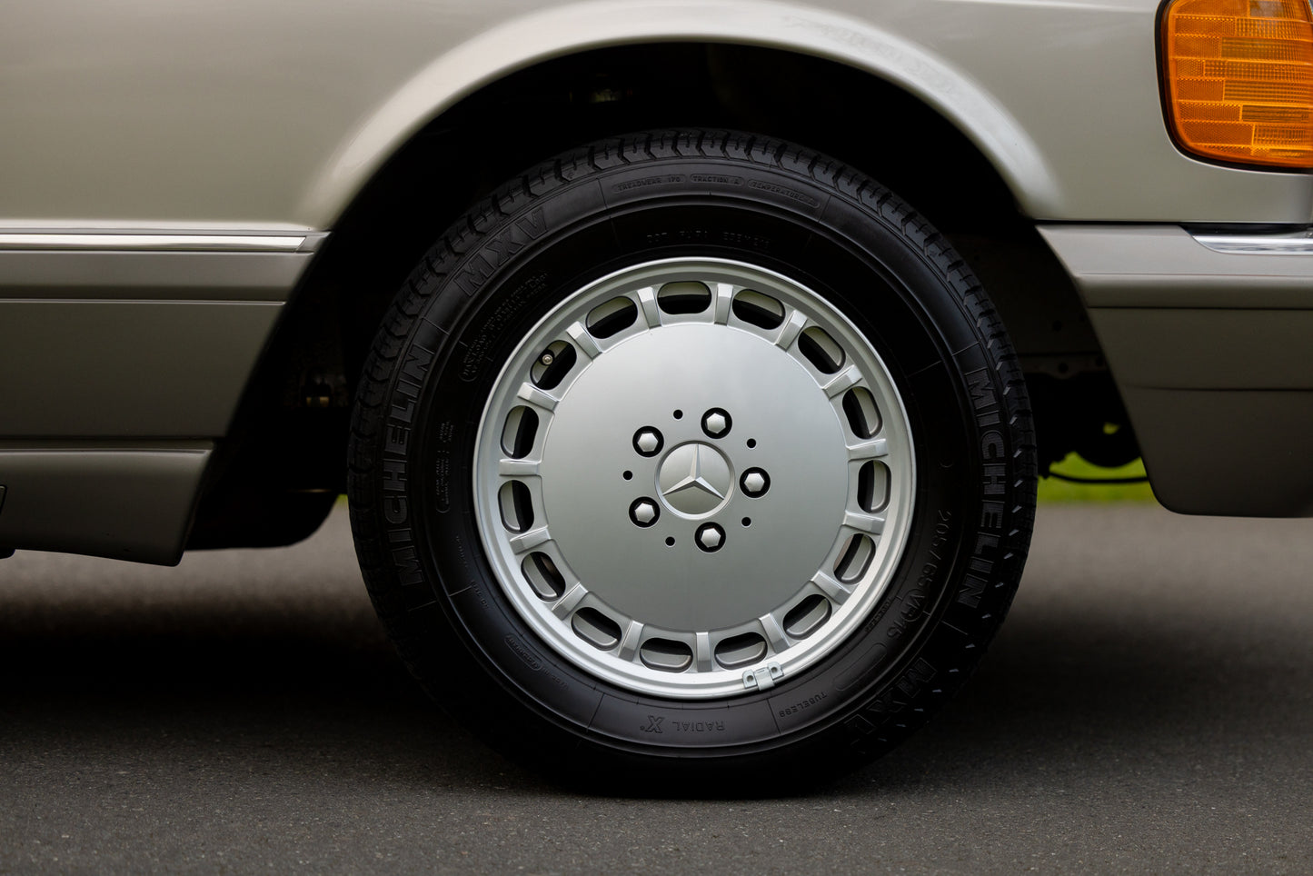 1988 Mercedes 560 SEL