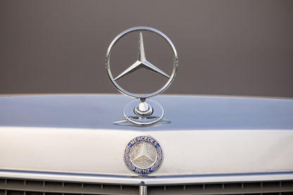 1989 Mercedes-Benz 560 SEL