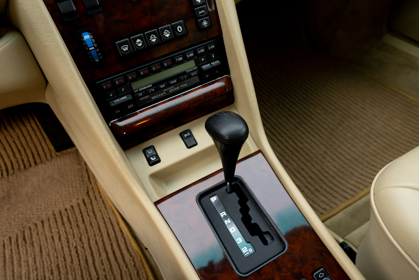 1989 Mercedes-Benz 560 SEL