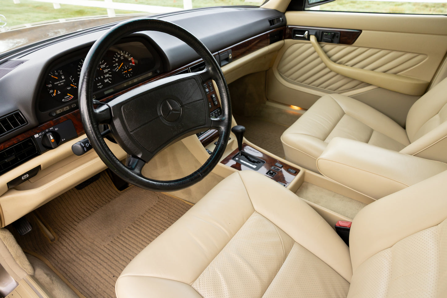 1989 Mercedes-Benz 560 SEL