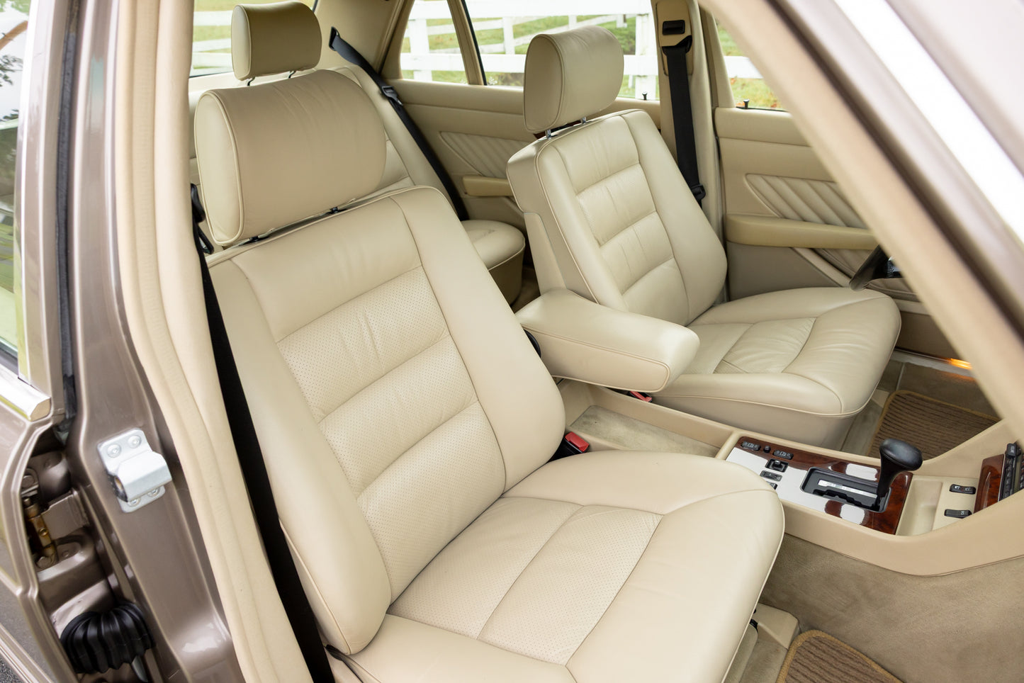 1989 Mercedes-Benz 560 SEL