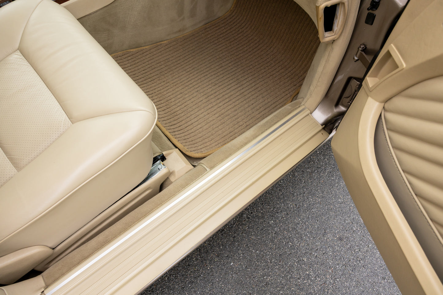 1989 Mercedes-Benz 560 SEL