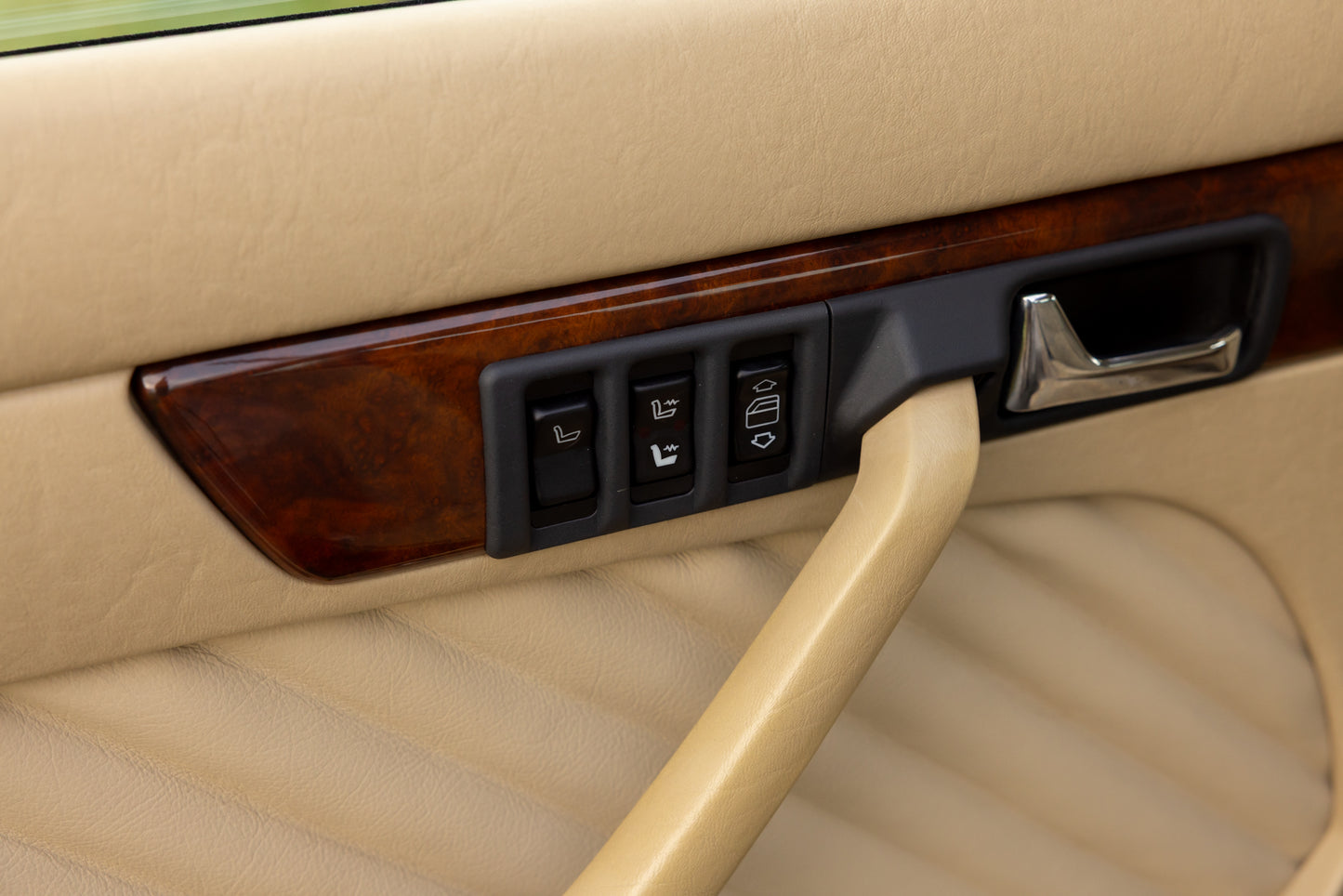 1989 Mercedes-Benz 560 SEL