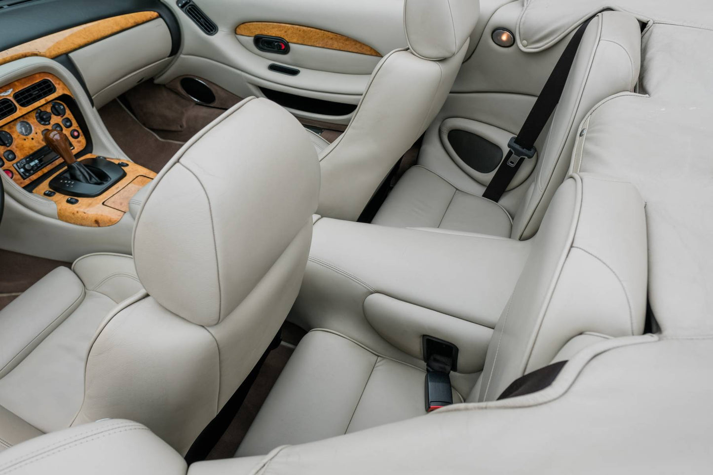 2000 Aston Martin DB7 V12 Vantage Volante