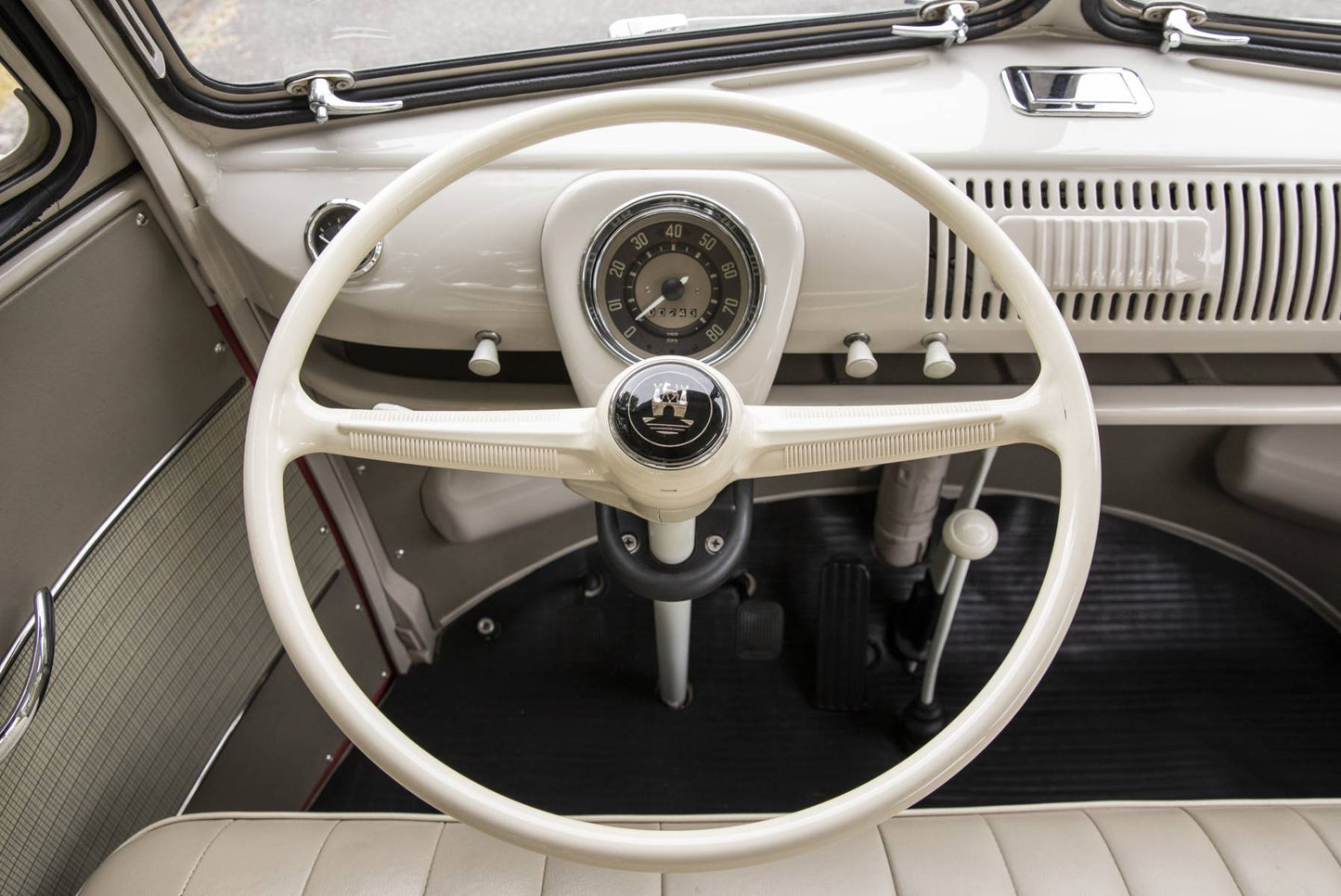 1962 VW Microbus 23-Window Samba