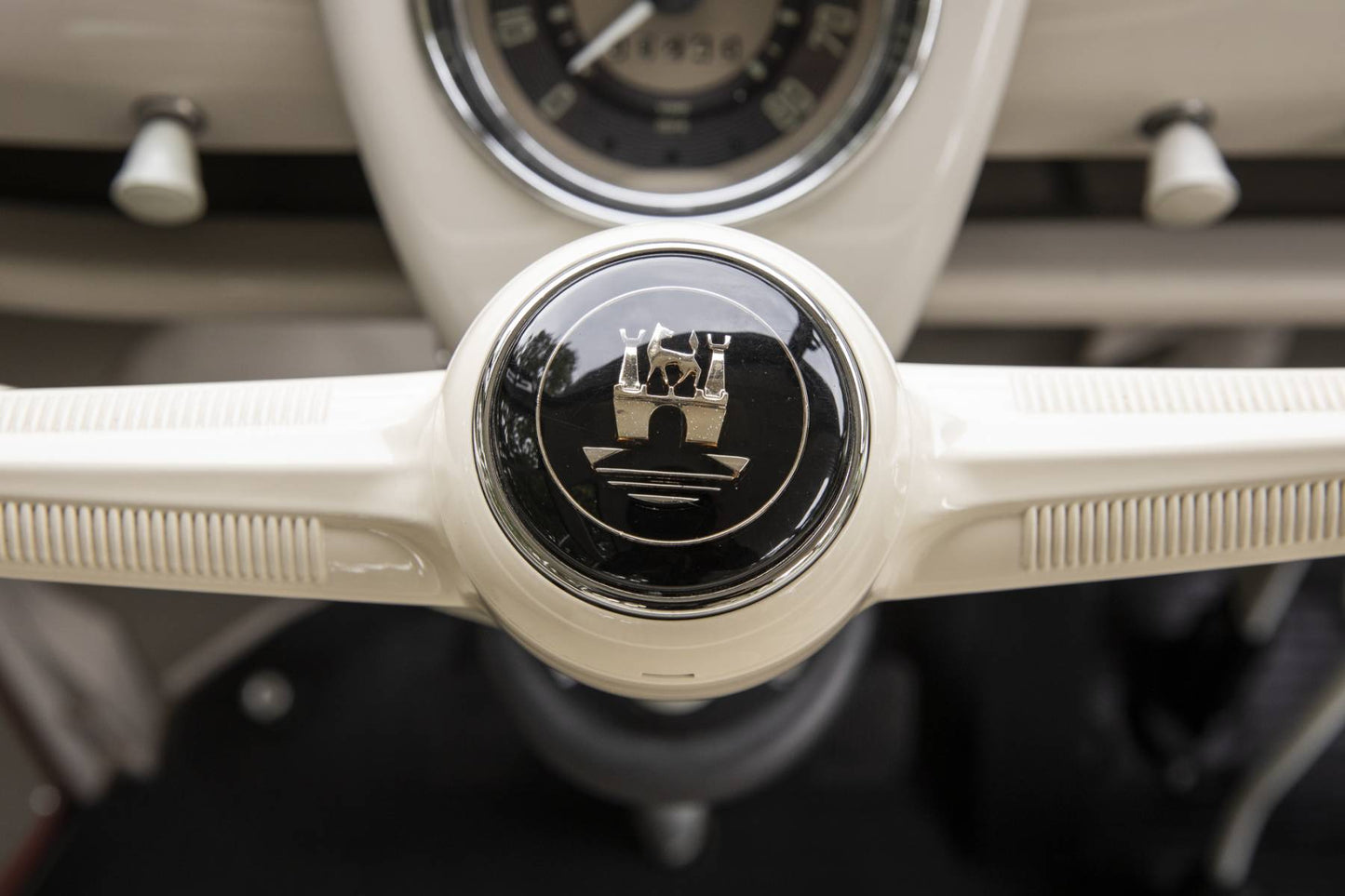 1962 VW Microbus 23-Window Samba