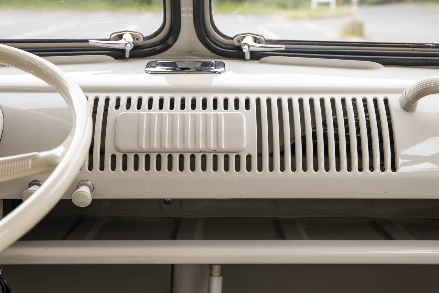 1962 VW Microbus 23-Window Samba
