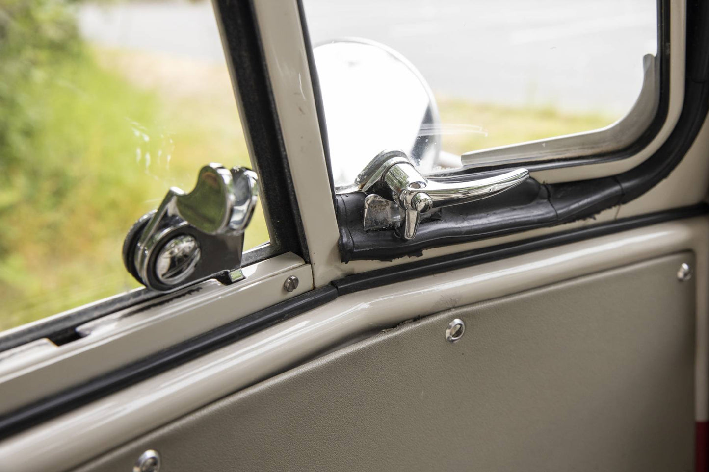 1962 VW Microbus 23-Window Samba