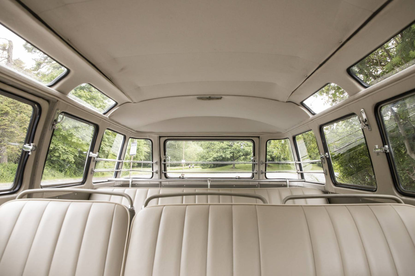 1962 VW Microbus 23-Window Samba