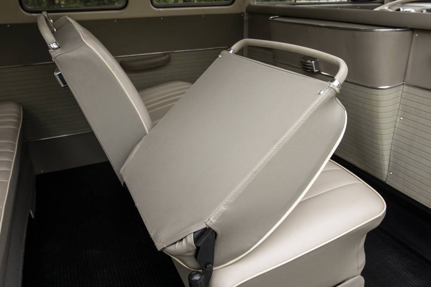 1962 VW Microbus 23-Window Samba