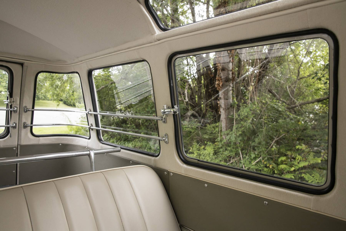 1962 VW Microbus 23-Window Samba