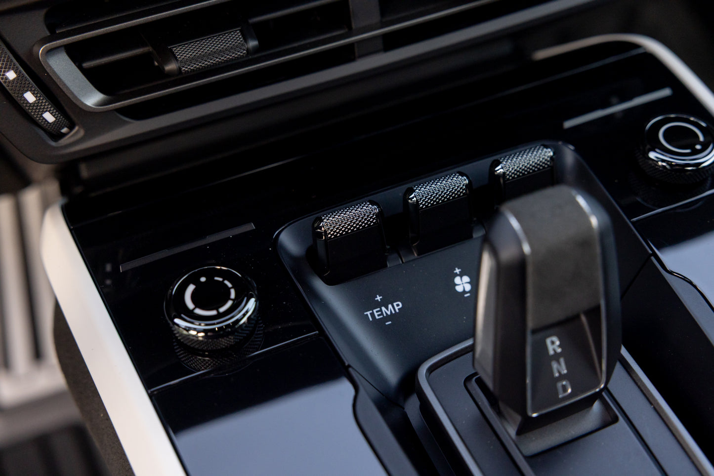 2024 Porsche 911 Dakar