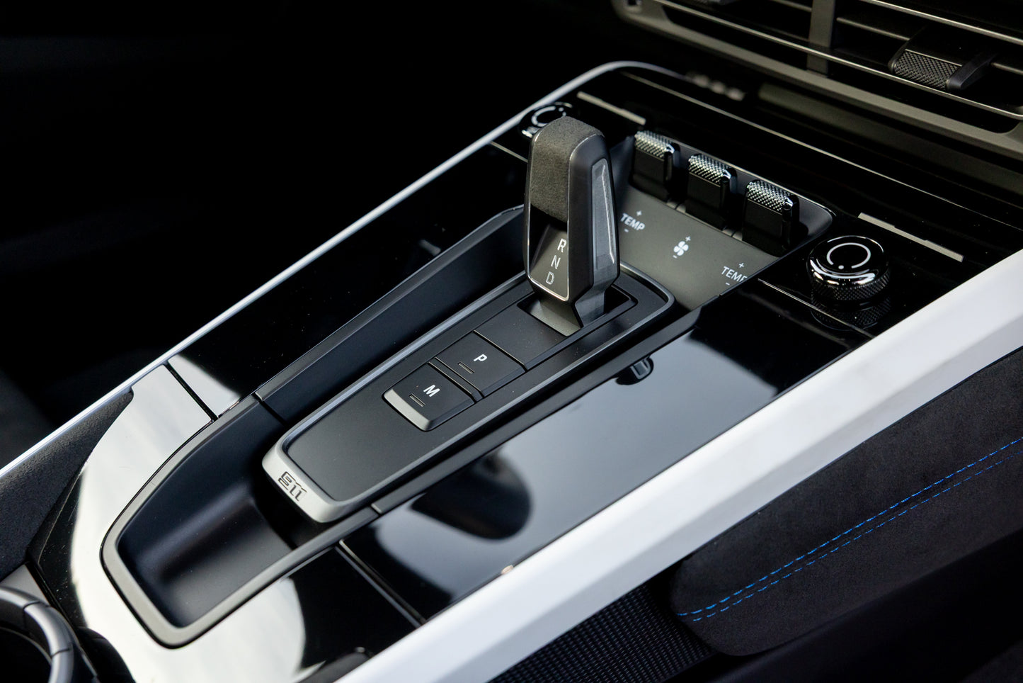 2024 Porsche 911 Dakar