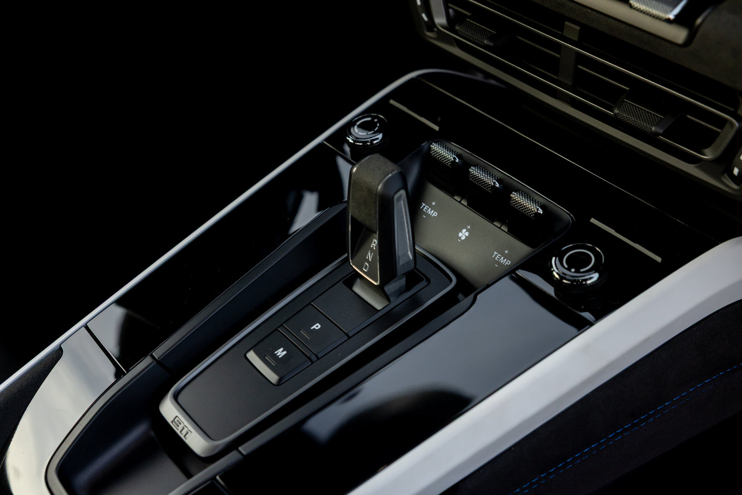 2024 Porsche 911 Dakar