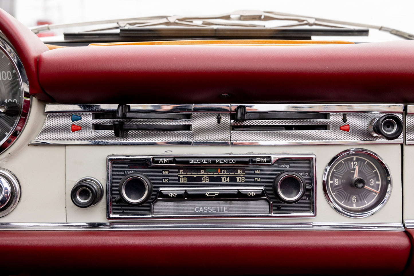 1965 Mercedes-Benz 230SL