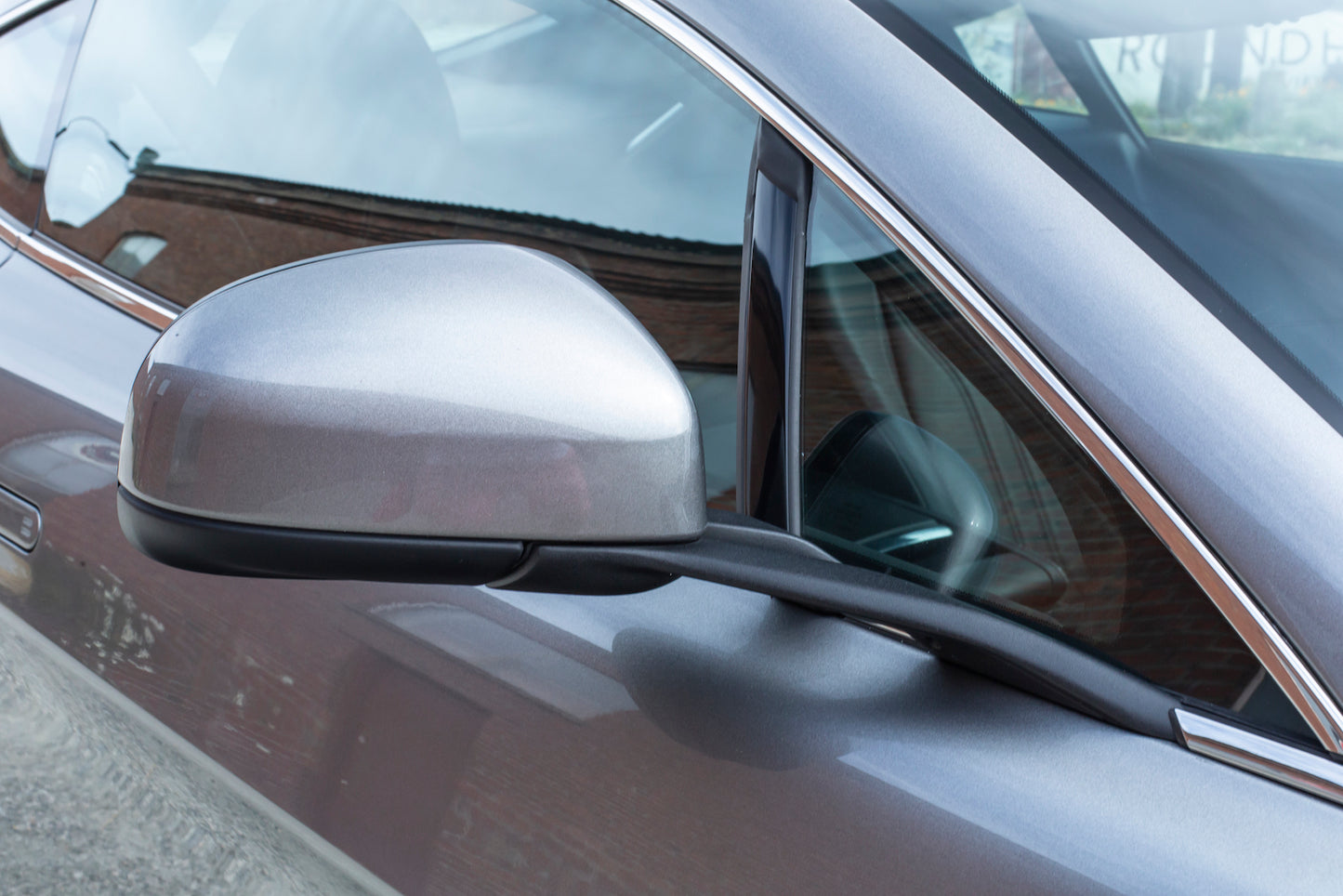 2012 Aston Martin V12 Vantage Manual