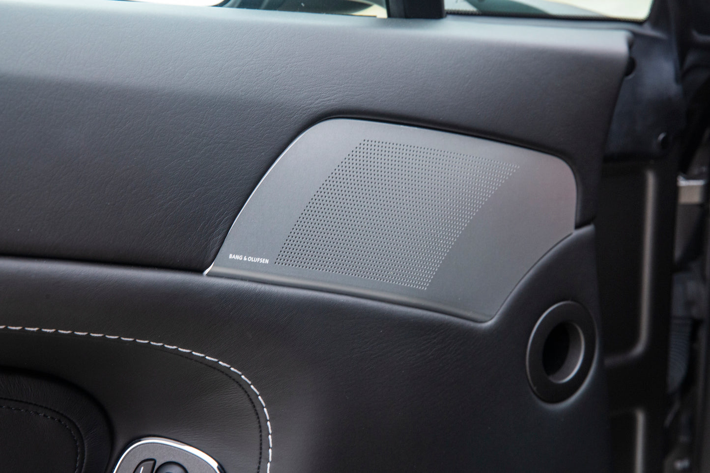 2012 Aston Martin V12 Vantage Manual