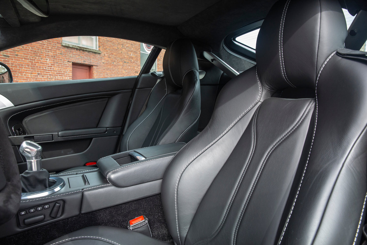 2012 Aston Martin V12 Vantage Manual