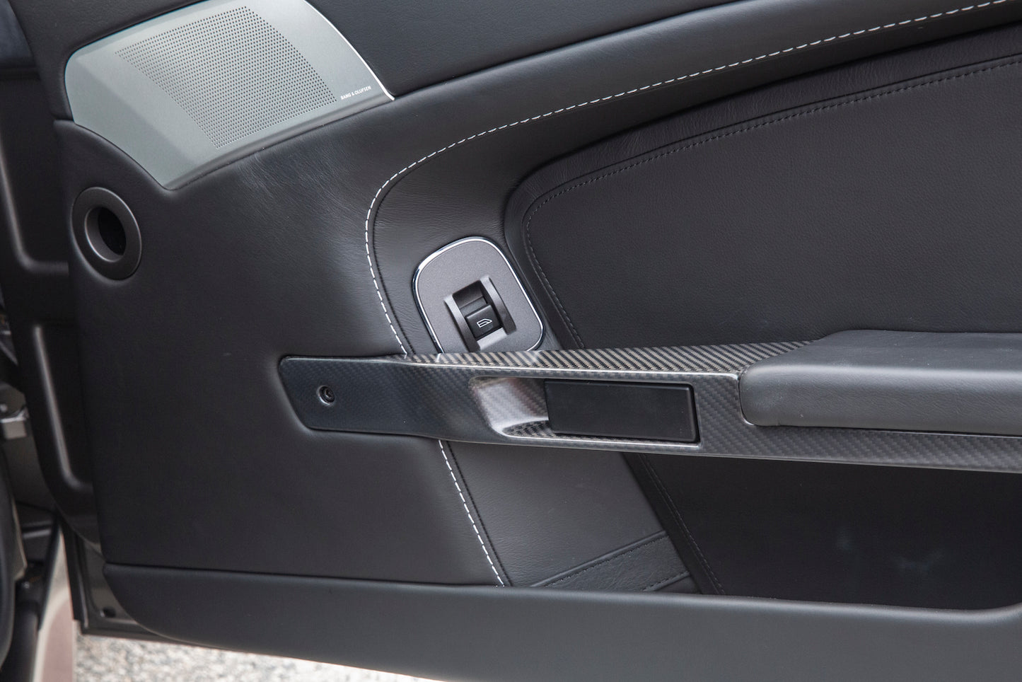 2012 Aston Martin V12 Vantage Manual