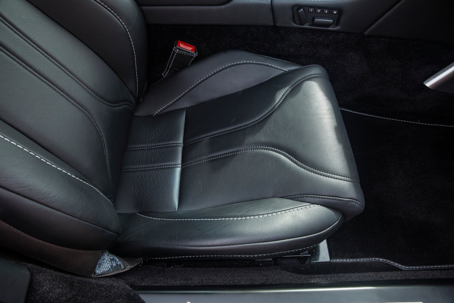 2012 Aston Martin V12 Vantage Manual