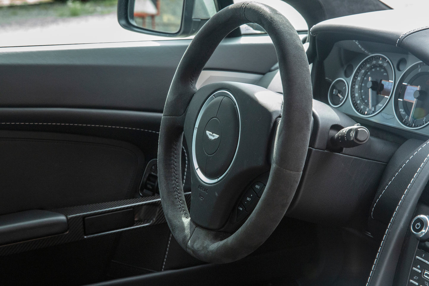 2012 Aston Martin V12 Vantage Manual