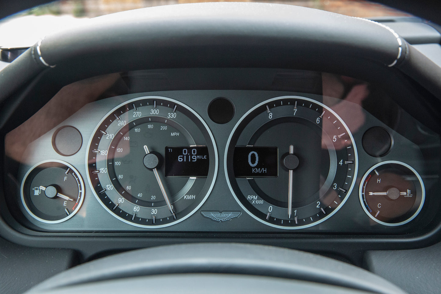 2012 Aston Martin V12 Vantage Manual