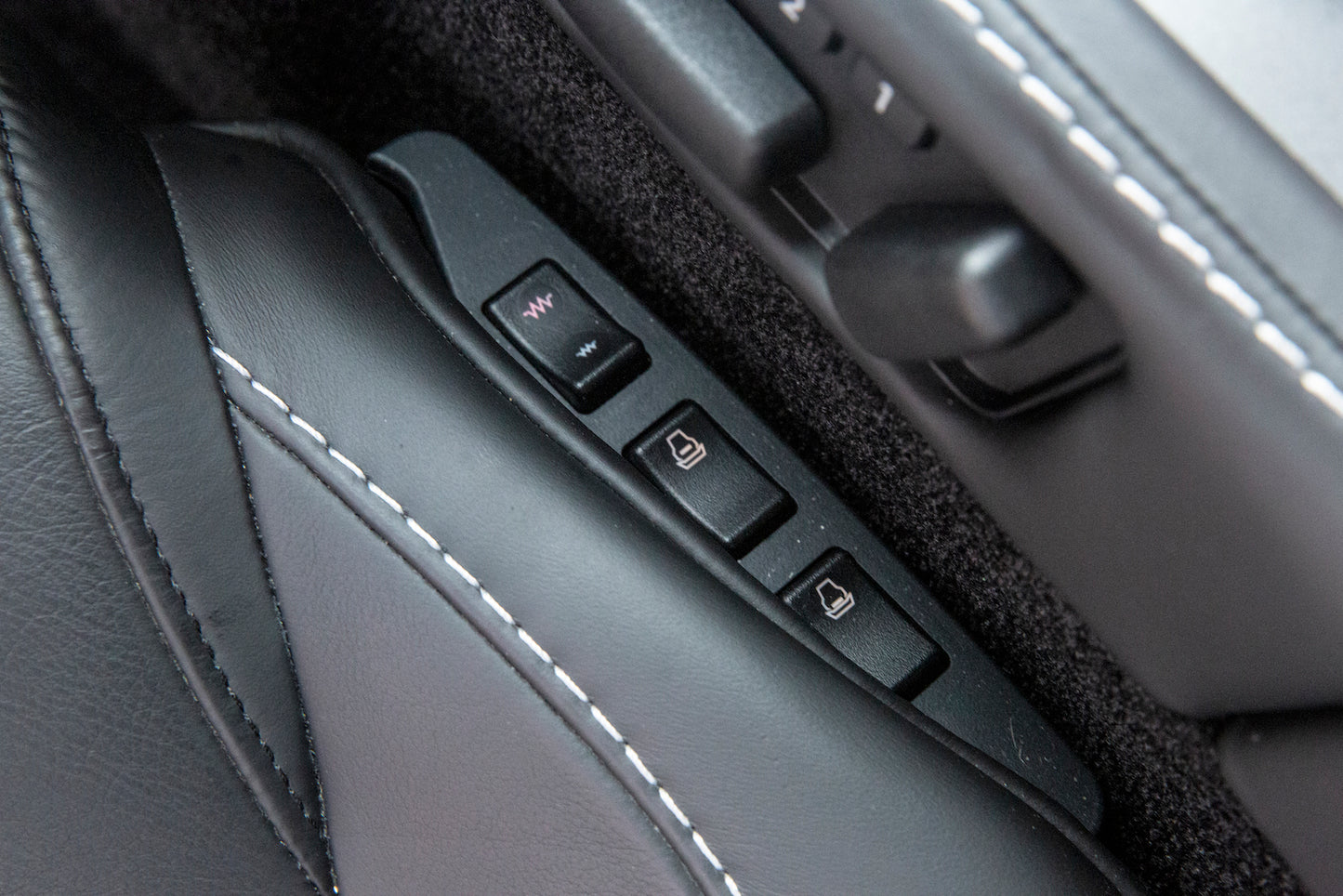 2012 Aston Martin V12 Vantage Manual