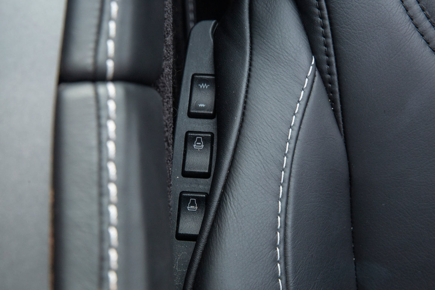 2012 Aston Martin V12 Vantage Manual