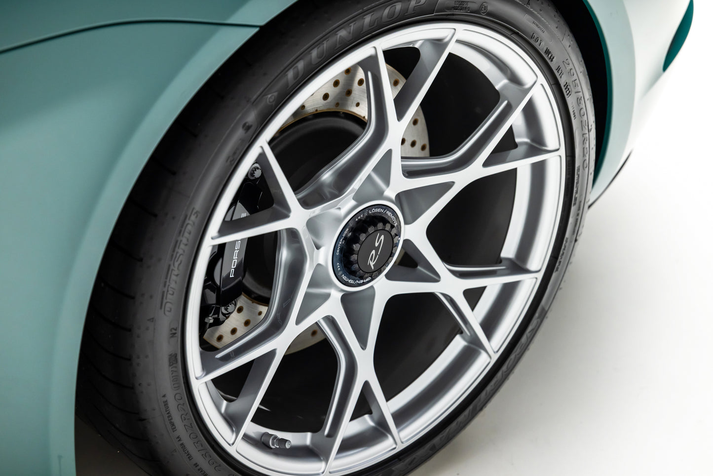 2024 Porsche 718 Spyder RS Weissach