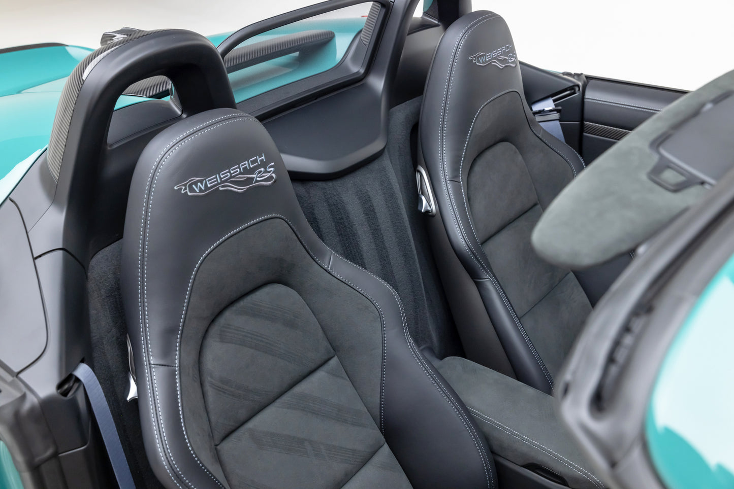 2024 Porsche 718 Spyder RS Weissach