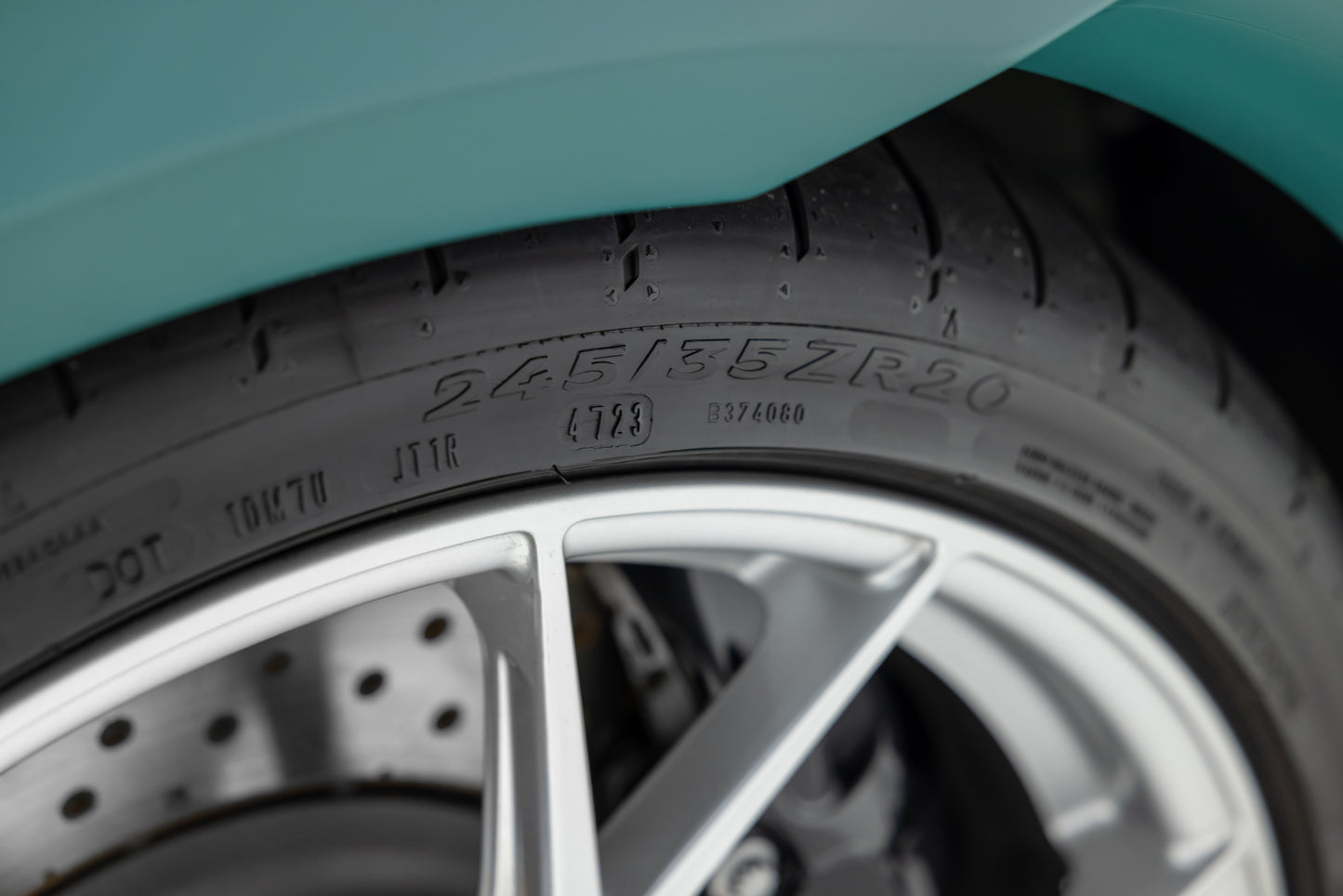 2024 Porsche 718 Spyder RS Weissach