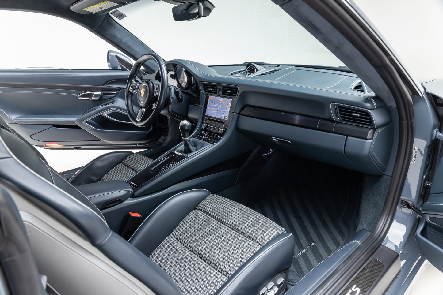 2018 Porsche 911 Carrera GTS Coupe 7-Speed