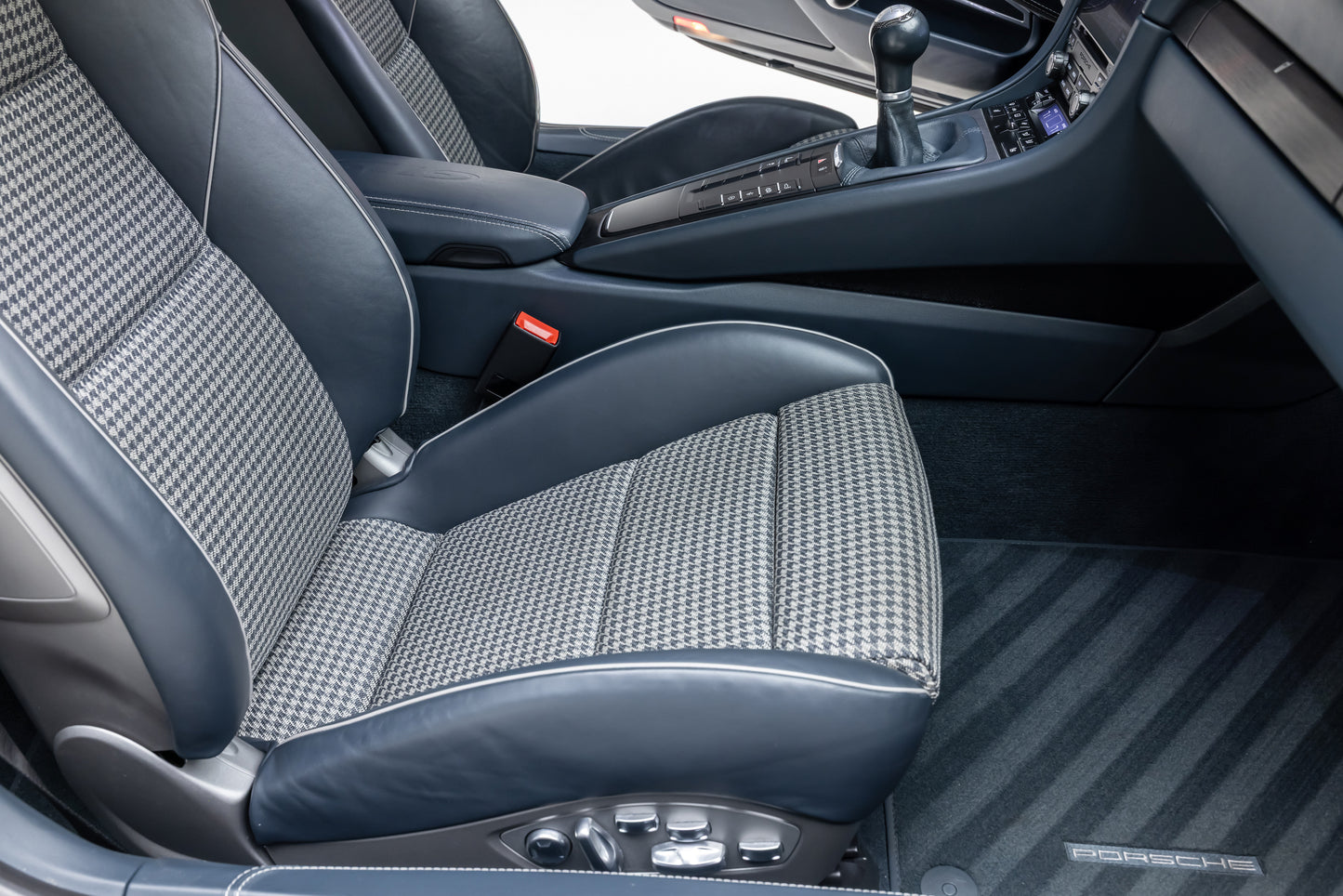 2018 Porsche 911 Carrera GTS Coupe 7-Speed