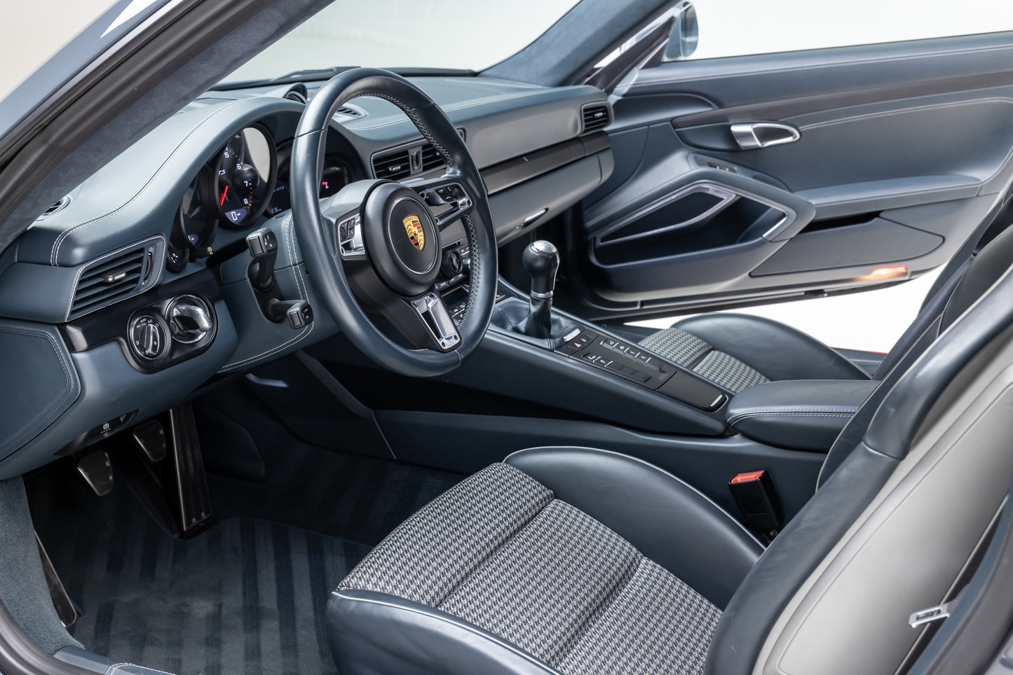 2018 Porsche 911 Carrera GTS Coupe 7-Speed