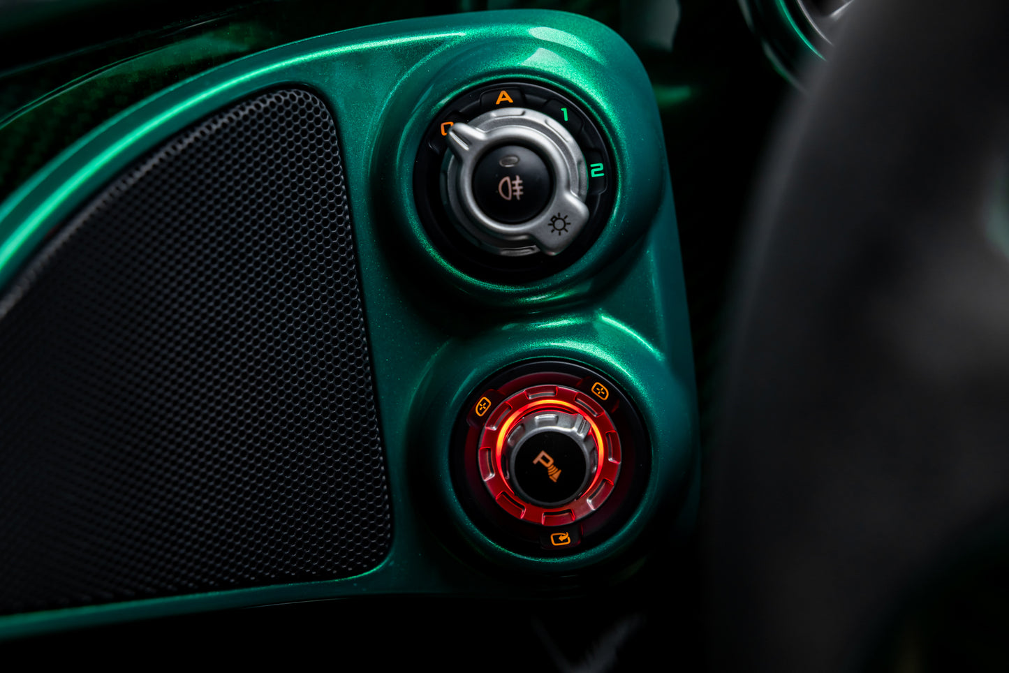 2014 McLaren P1