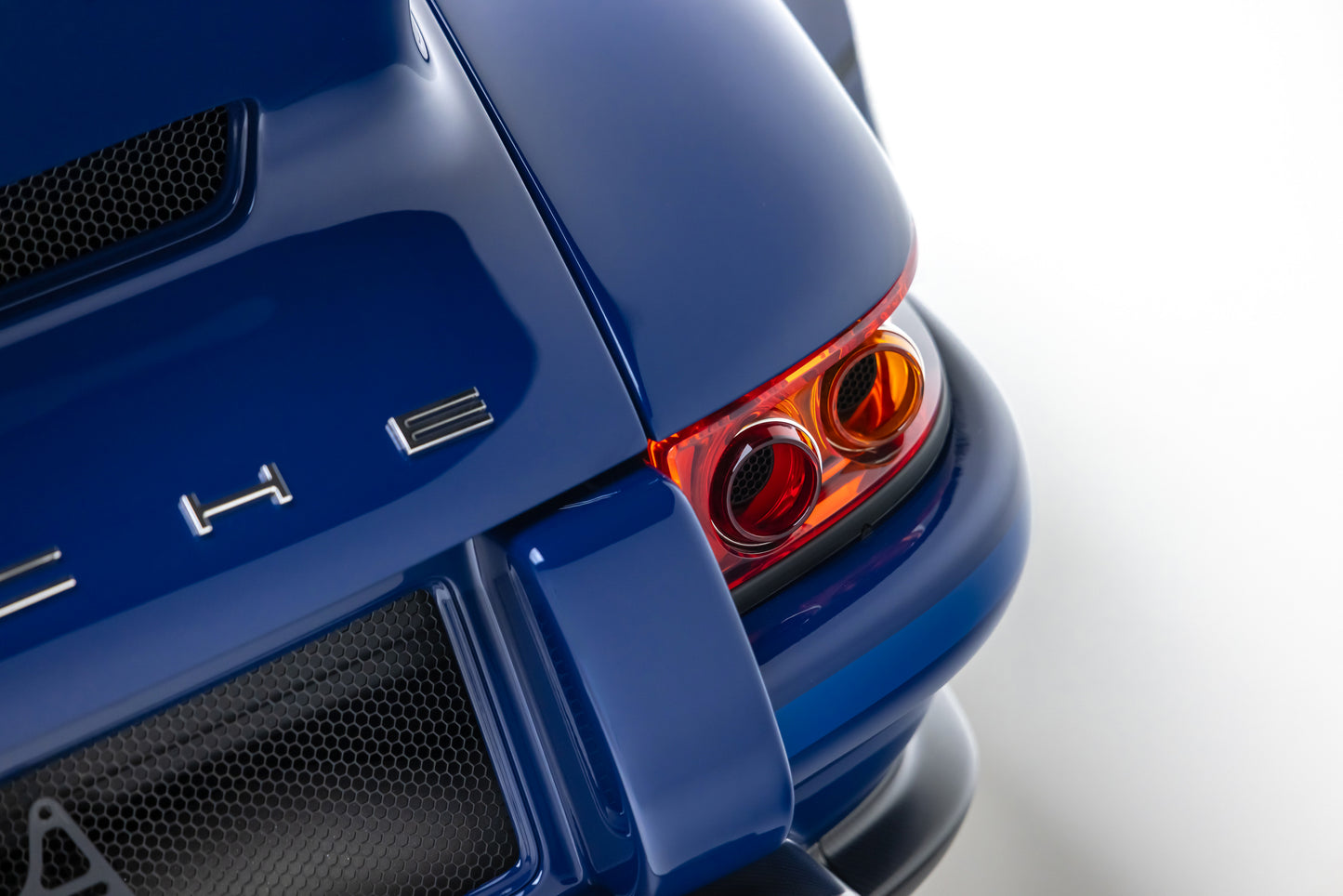 1989 Porsche 911 DLS by Singer