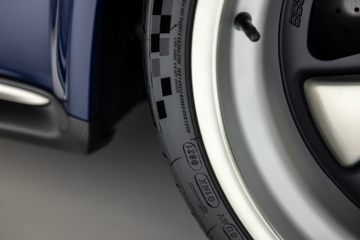 1989 Porsche 911 DLS by Singer