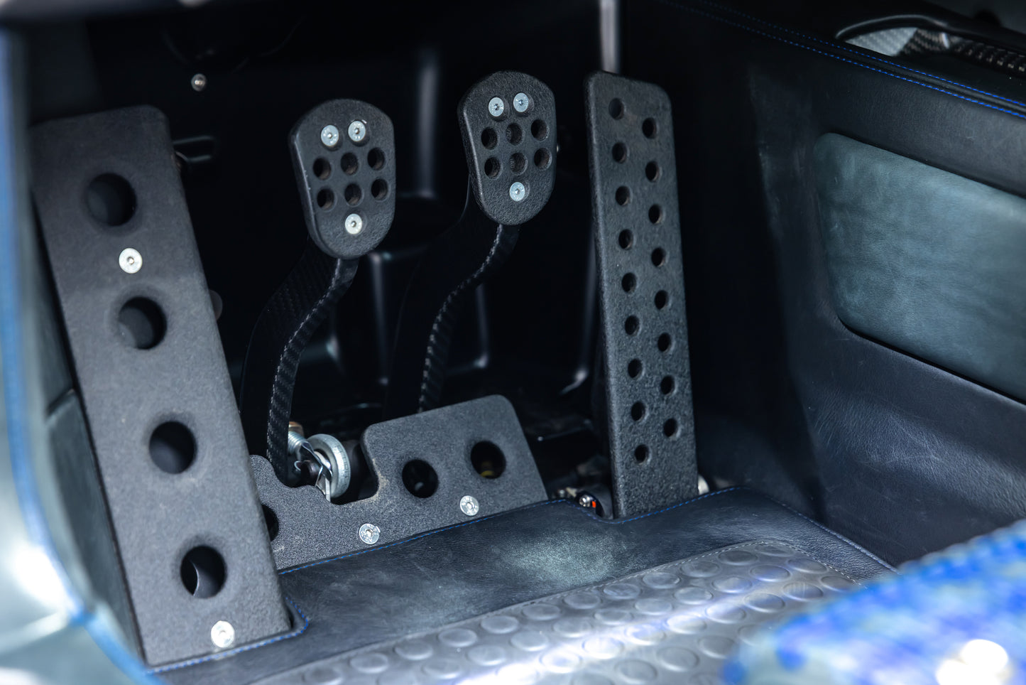 1989 Porsche 911 DLS by Singer