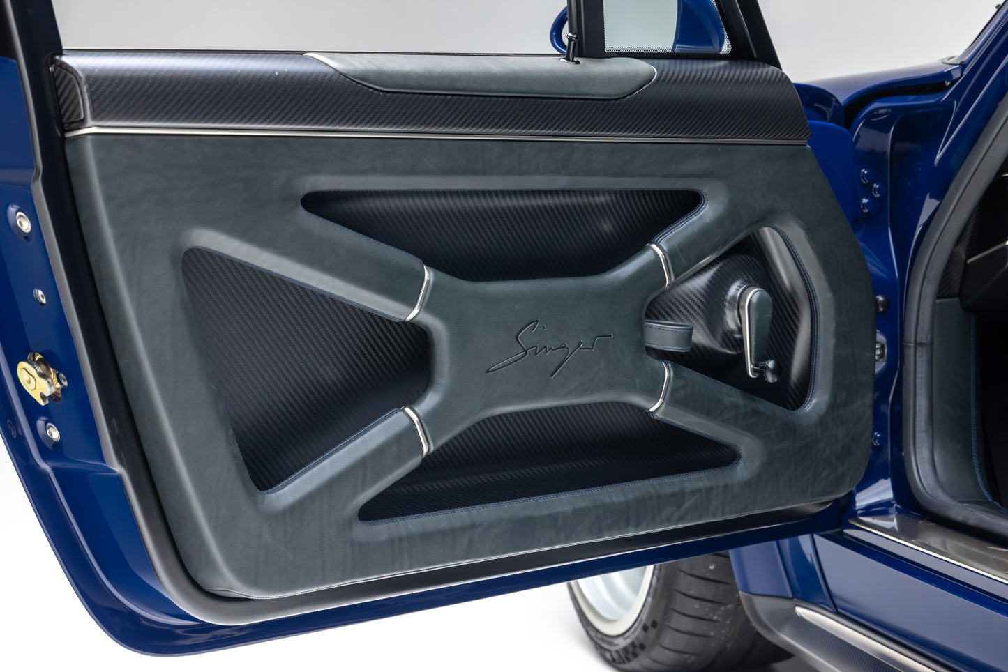 1989 Porsche 911 DLS by Singer