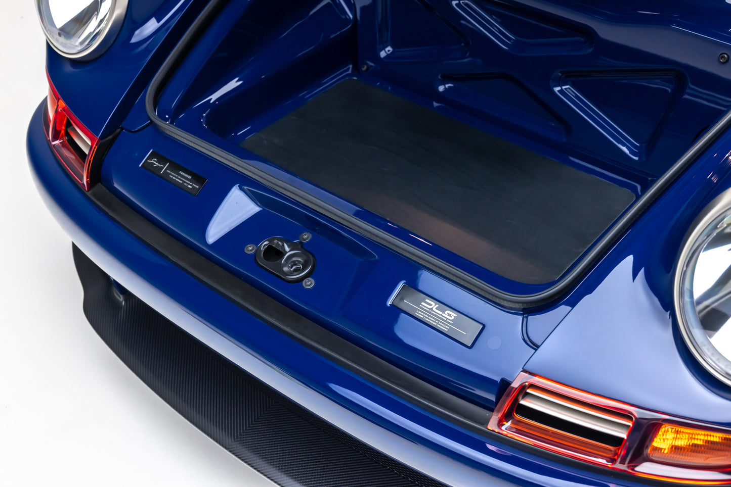 1989 Porsche 911 DLS by Singer