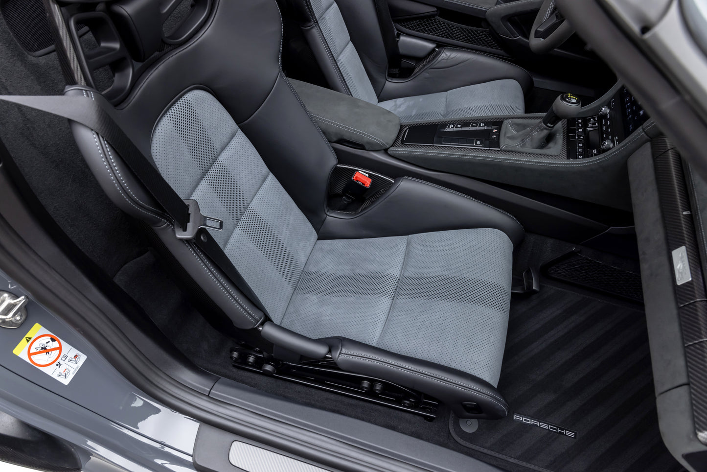 2024 Porsche 718 Spyder RS Weissach