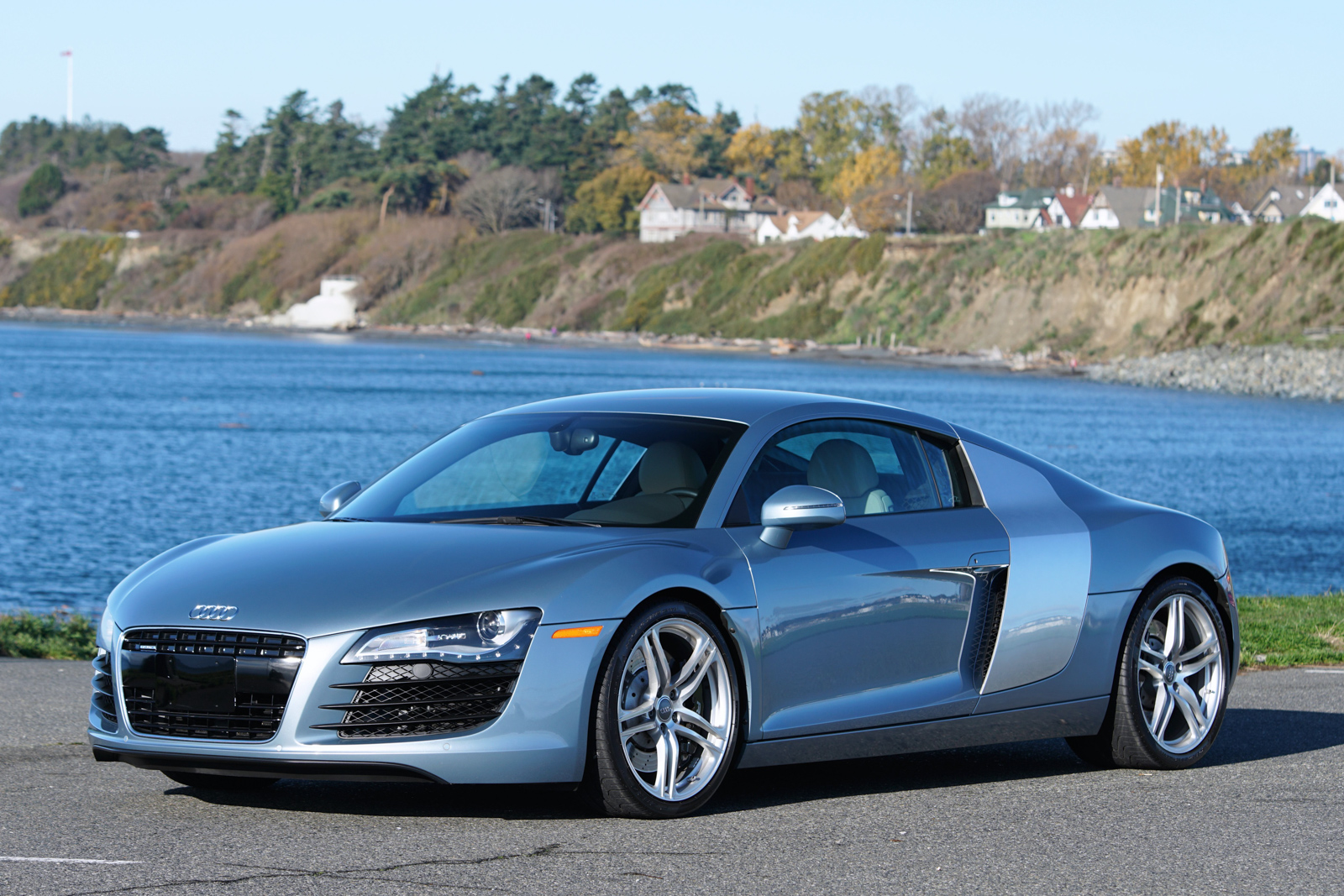 Silver 8. Audi r8 2008. Ауди р8 2008 год. Аудитория р8. Ауди р8 до рестайлинга.