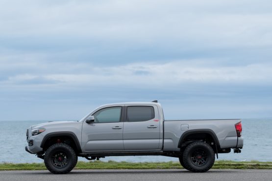 Toyota Tacoma сзади